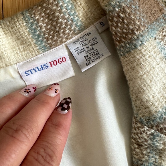 Plaid Over-Sized Blazer - Picture 9 of 9